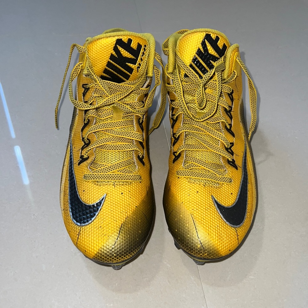Men’s Nike Alpha Football Cleats - Picture 2 of 4
